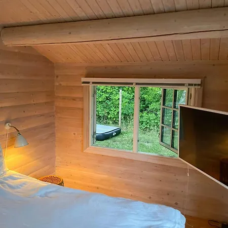Сasa de vacaciones Beamed House By The Water In